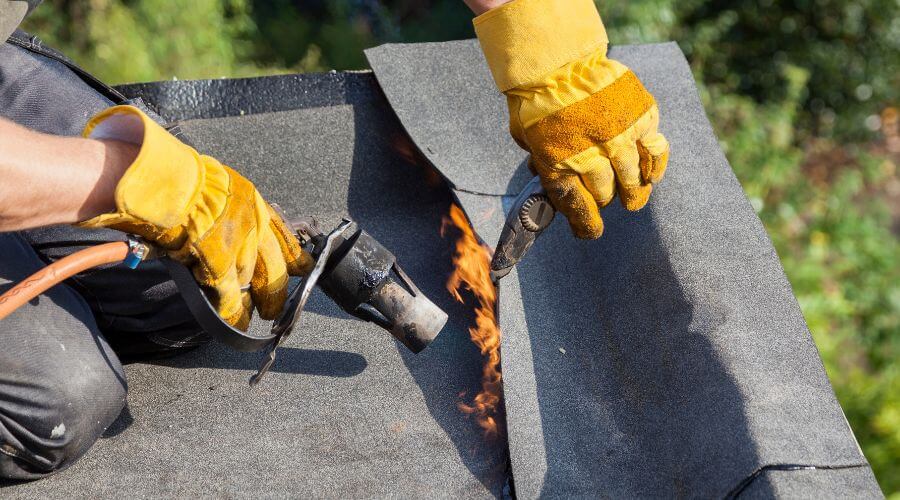 Professional flood damage restoration services in Ellisville, IL